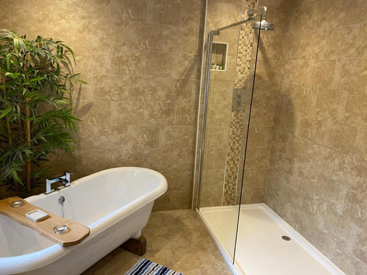 The Gables Bed & Breakfast Матлок Екстериор снимка
